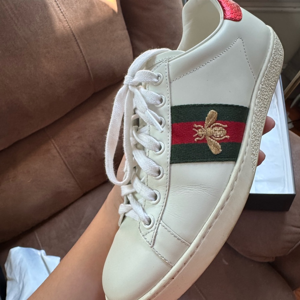 Women's Gucci Ace sneaker with bee - Picture 9 of 13